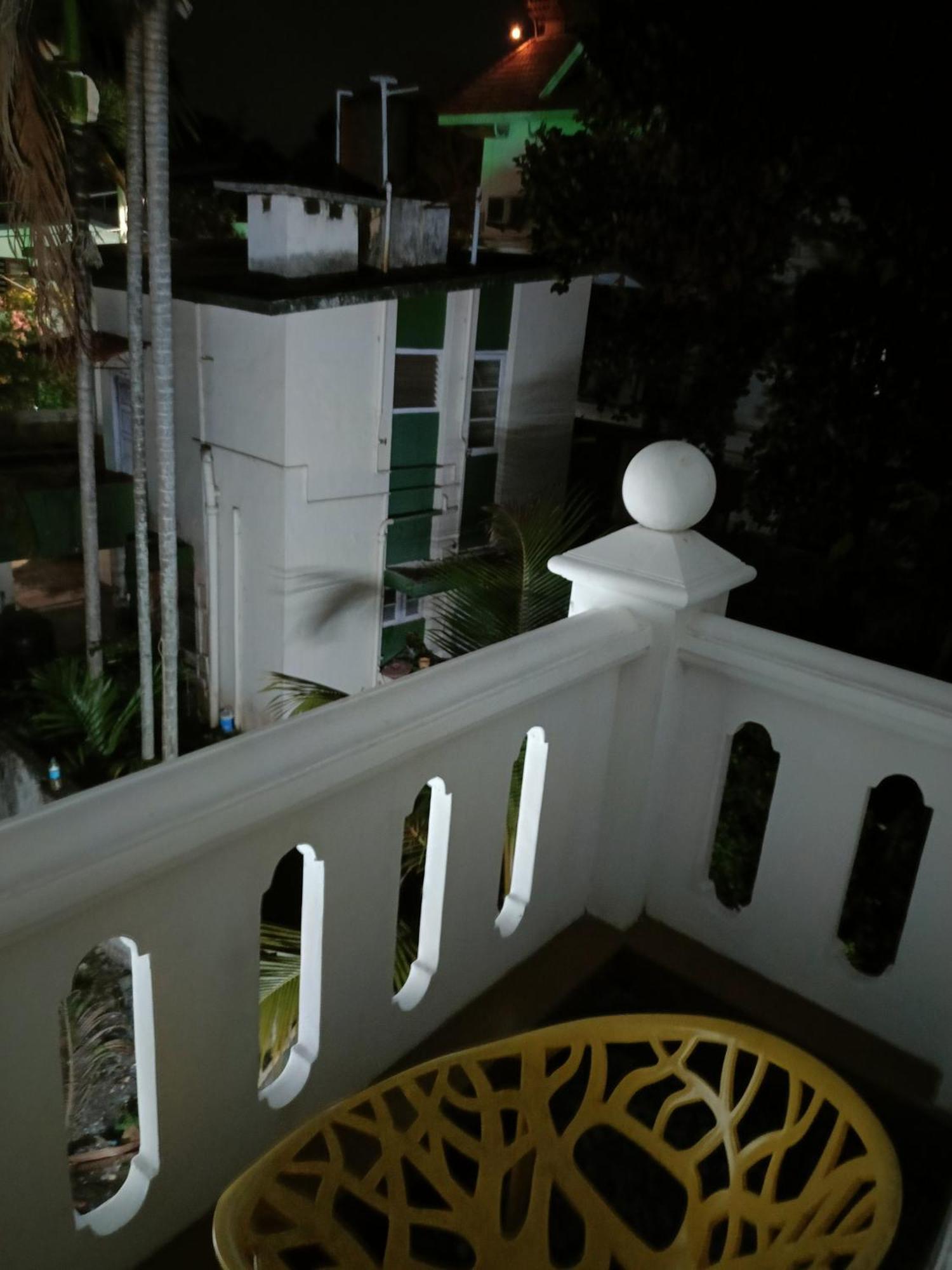 Elzas Fort Inn Kochi Exterior photo