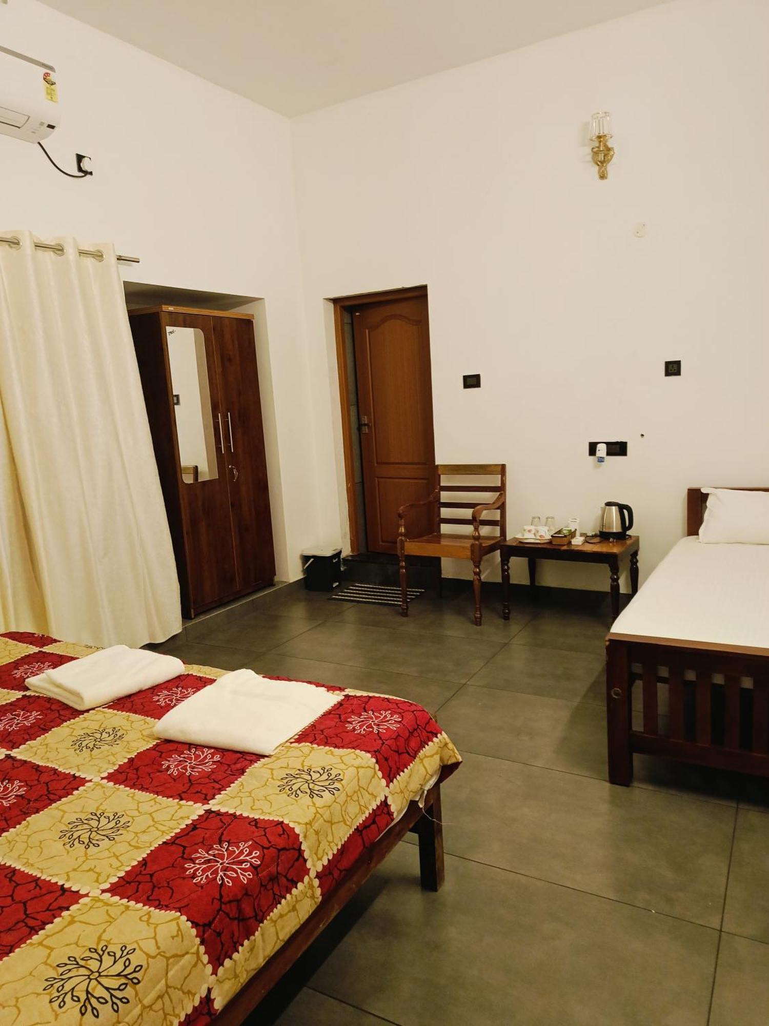 Elzas Fort Inn Kochi Exterior photo